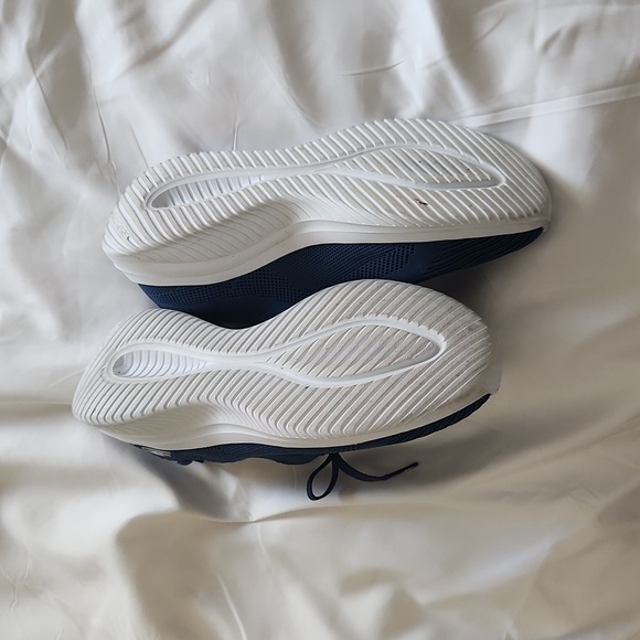 Sketchers - Picture 4 of 4